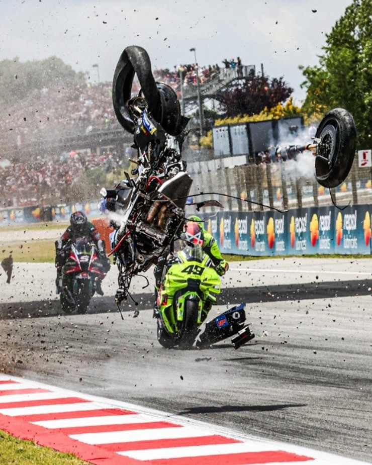 Đua xe MotoGP, Catalan GP: 2 vụ tai nạn kinh hoàng cùng màn trở lại P1 đầy cảm xúc tại Barcelona-Catalunya - 6