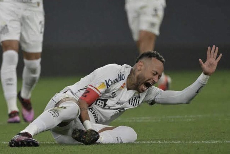 Neymar lại chấn thương ngay trước World Cup, liệu có bị Ancelotti gạch tên? - 1