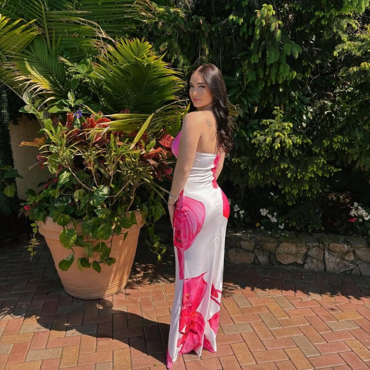 Hot girl bơi lội Mỹ sở hữu bờ vai “Thần Sấm”, thân hình "đồng hồ cát" vạn người mê - 9