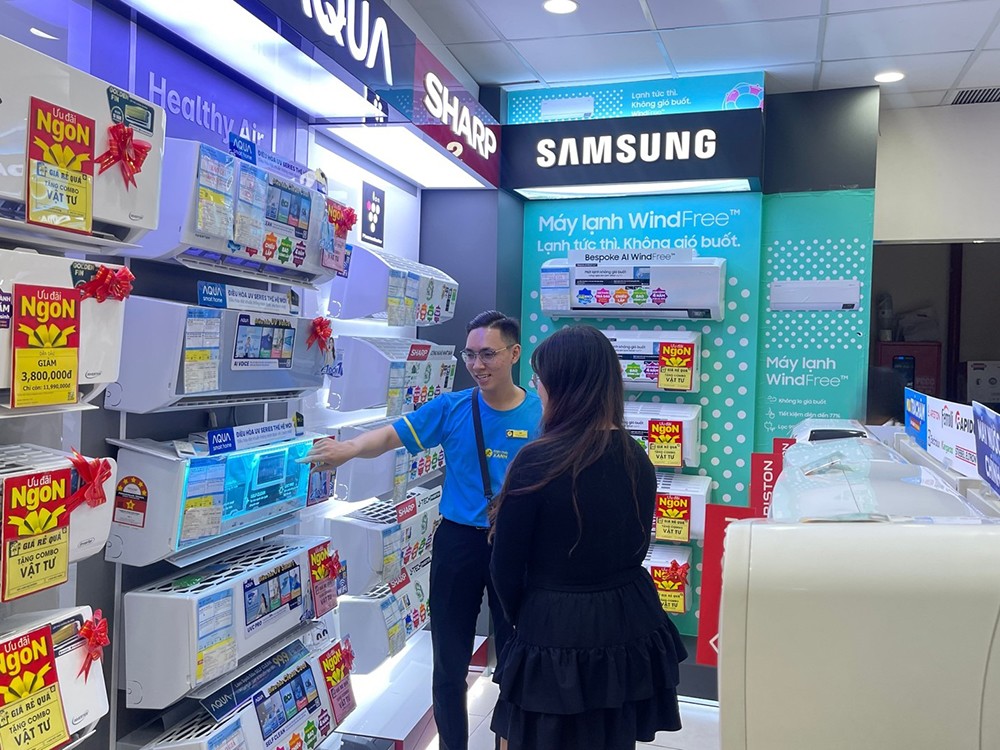 Dấu mốc lịch sử của Điện Máy Xanh: Được UBCKNN chấp thuận hồ sơ IPO chào bán hơn 179,5 triệu cổ phiếu, giá dự kiến 80.000 tương đương P/E 2026 chỉ xấp xỉ 10 lần - 2