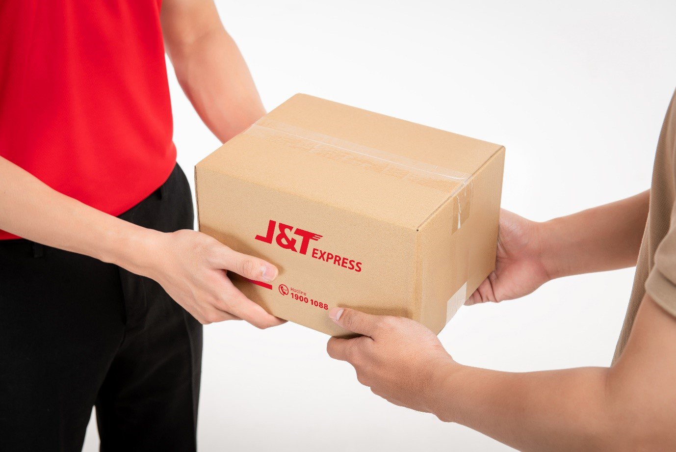 J&T Express – "mở khóa" tính năng giới thiệu bạn bè trên app gửi hàng - 2