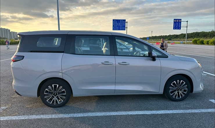 MPV điện Wuling Darion sắp về Việt Nam: 7 chỗ, cửa lùa, sạc nhanh 20 phút - 5