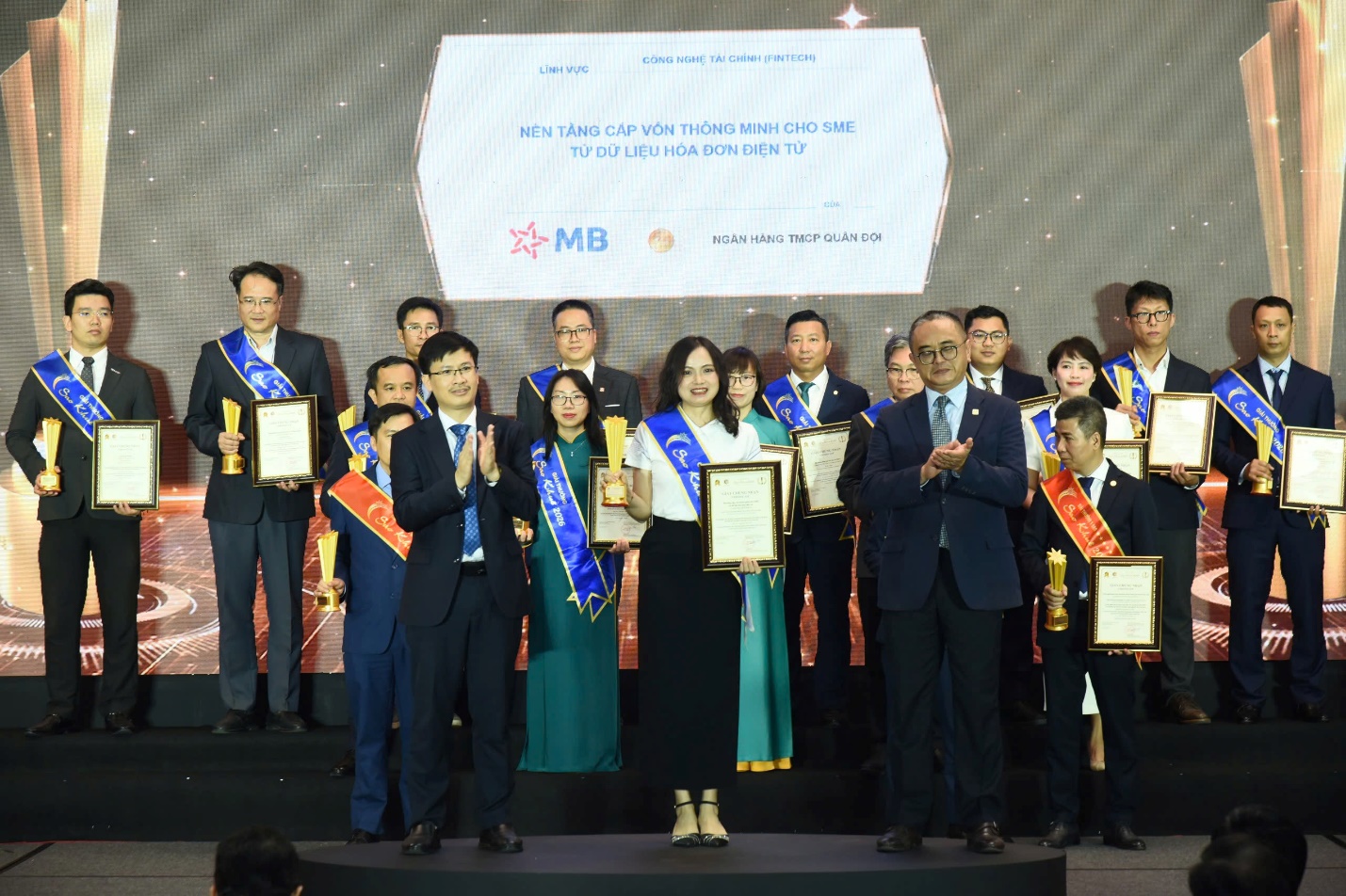 MB ghi dấu ấn với 5 giải thưởng Sao Khuê 2026  - 3