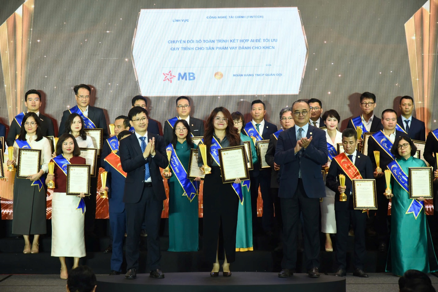 MB ghi dấu ấn với 5 giải thưởng Sao Khuê 2026  - 5