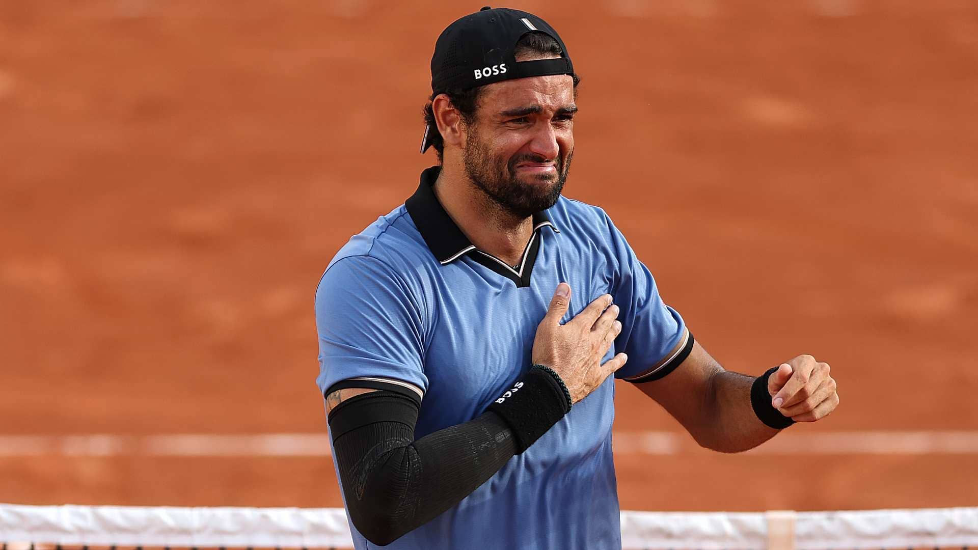 Rực lửa Roland Garros: Berrettini thoát hiểm sau 5 giờ so tài, Kouame dừng bước - 1