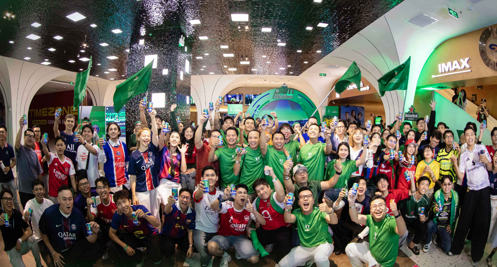 Heineken FanStation bùng nổ kết nối trong đêm PSG giữ ngôi vương trước Arsenal - 2