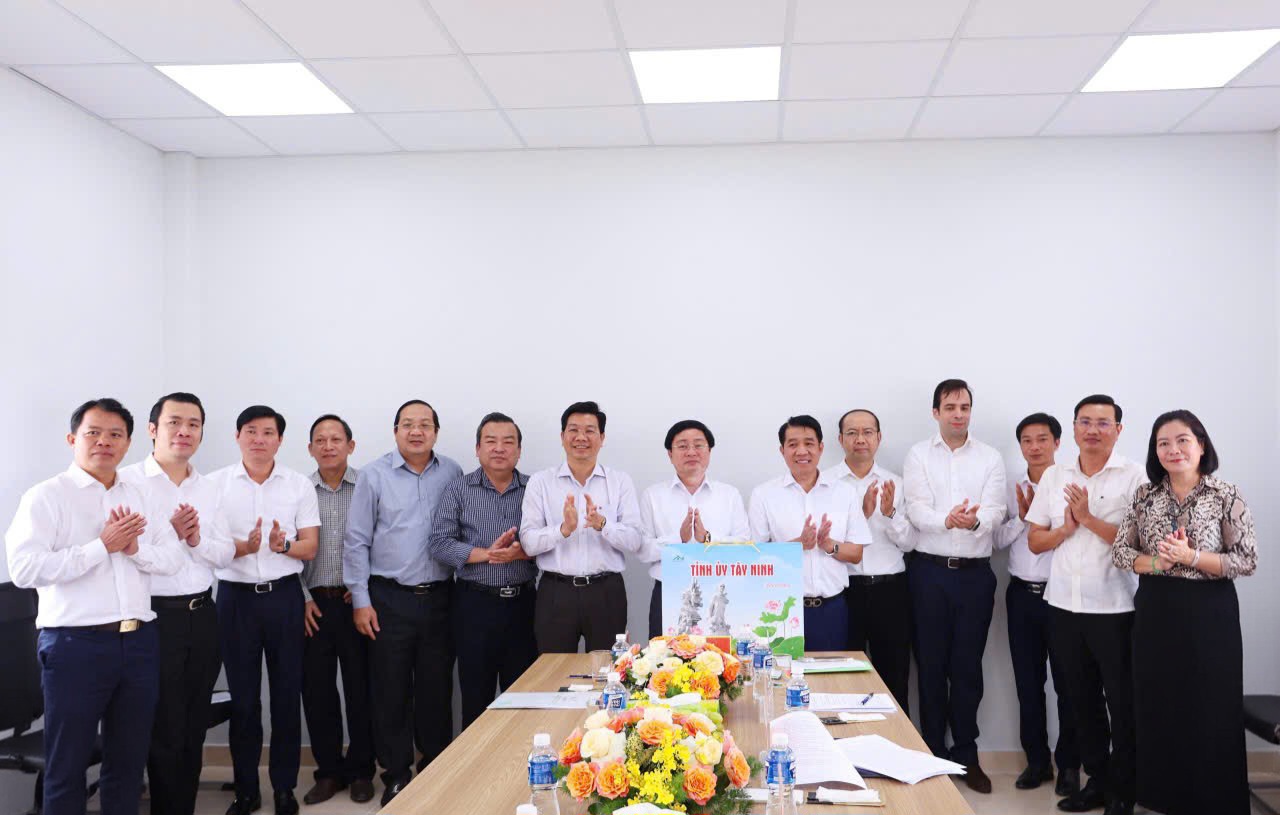 Lãnh đạo Tây Ninh khảo sát tiến độ Dự án chăn nuôi công nghệ cao DHN Tây Ninh 2 - 5