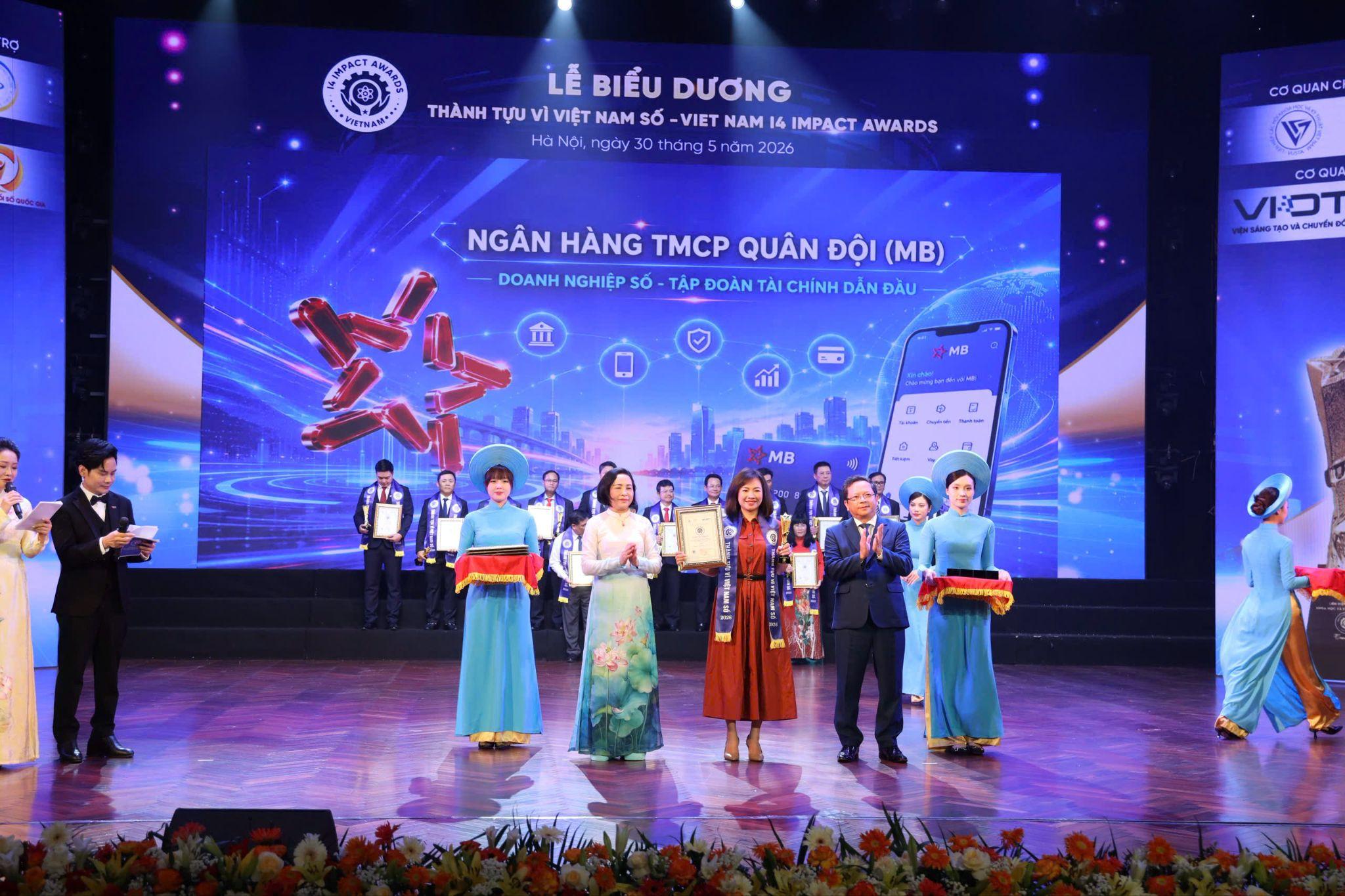 BIZ MBBank được vinh danh tại Lễ Biểu dương Thành tựu Tác động vì Việt Nam Số 2026 - 1