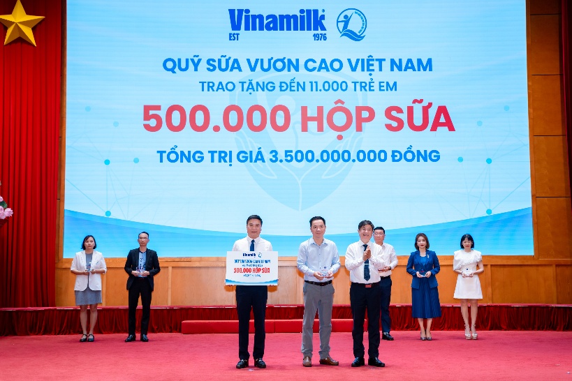 Khởi động Quỹ sữa Vươn cao Việt Nam 2026, Vinamilk hướng tới môi trường phát triển toàn diện cho trẻ nhỏ - 6