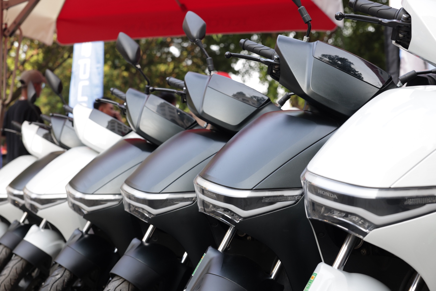 Honda Việt Nam mở bán hai mẫu xe máy điện Honda CUV e: và Honda UC3 - 3