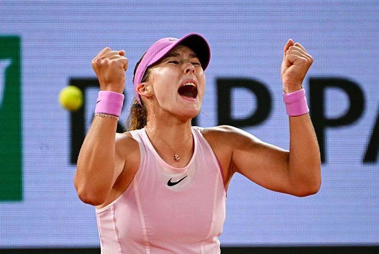 Hấp dẫn Roland Garros: Andreeva đoạt vé chung kết, gặp hiện tượng hạng 114 thế giới - 1