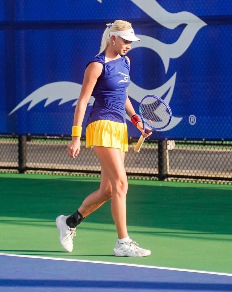 Sững sờ nữ tay vợt "mê" cả Federer lẫn Nadal: Đẹp ngang ngửa Sharapova - 11