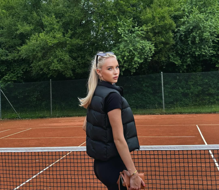 Sững sờ nữ tay vợt "mê" cả Federer lẫn Nadal: Đẹp ngang ngửa Sharapova - 3