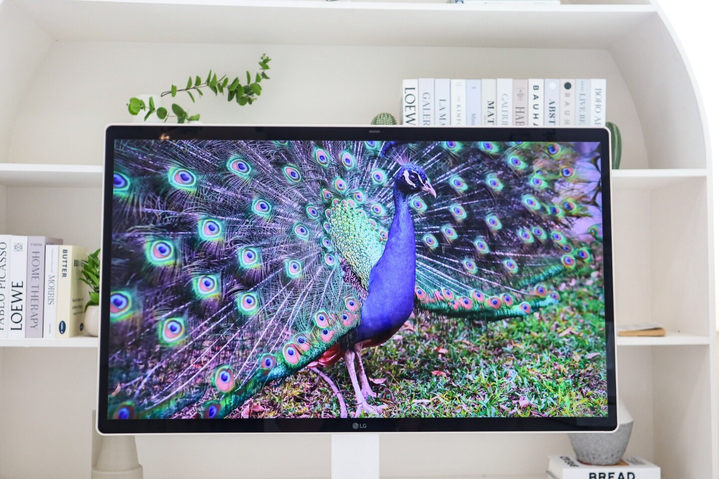 LG Smart Monitor Swing - màn hình sáng tạo gắn kết gia đình trẻ - 3