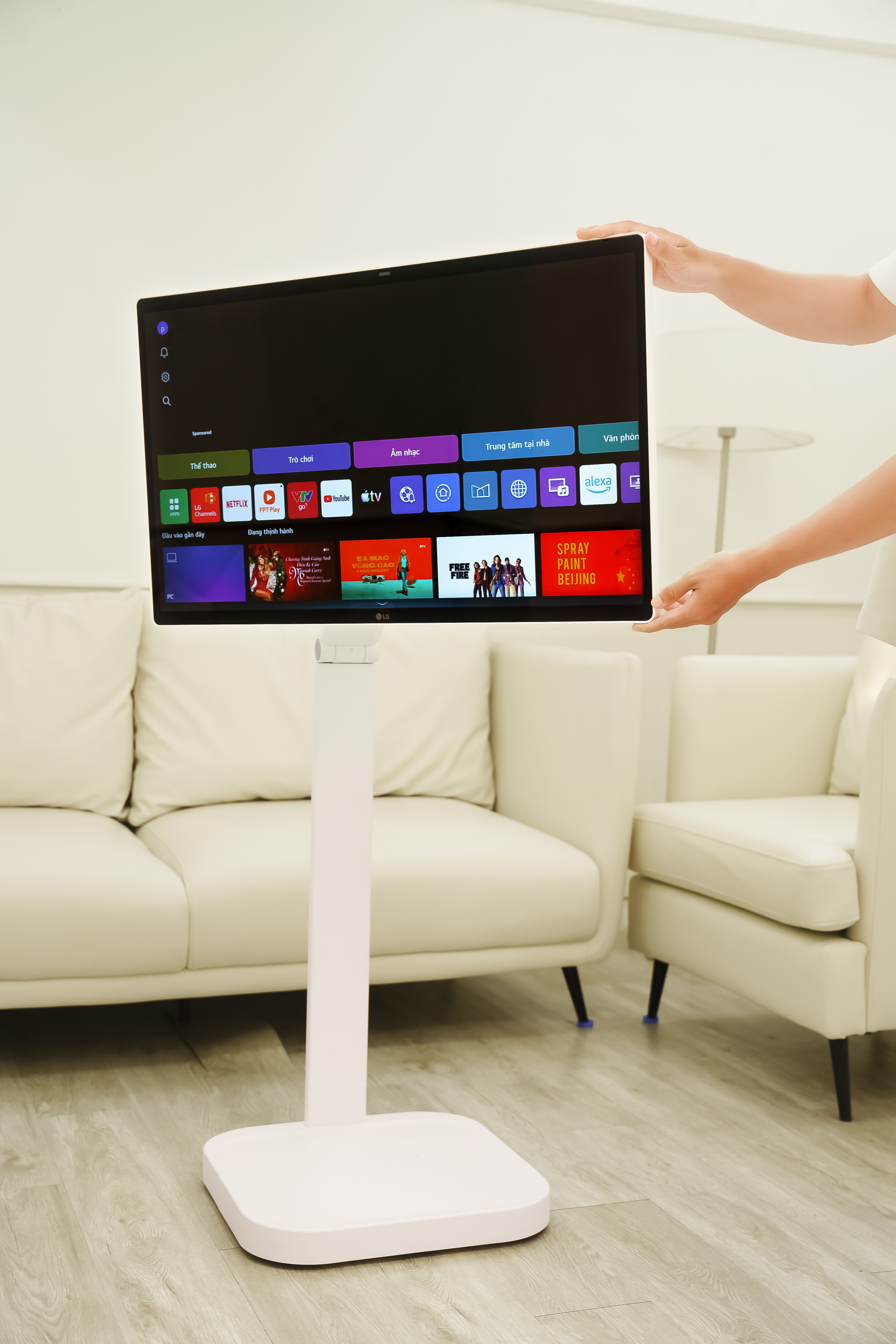 LG Smart Monitor Swing - màn hình sáng tạo gắn kết gia đình trẻ - 4