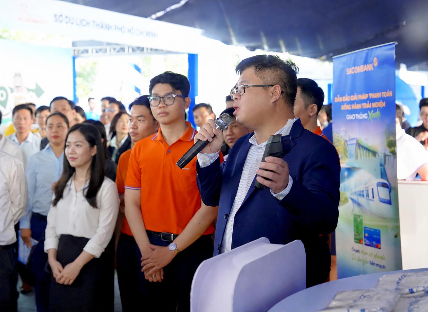 Gian hàng của SACOMBANK thu hút khách quốc tế tại Lễ hội Tài chính số 2026 - 2