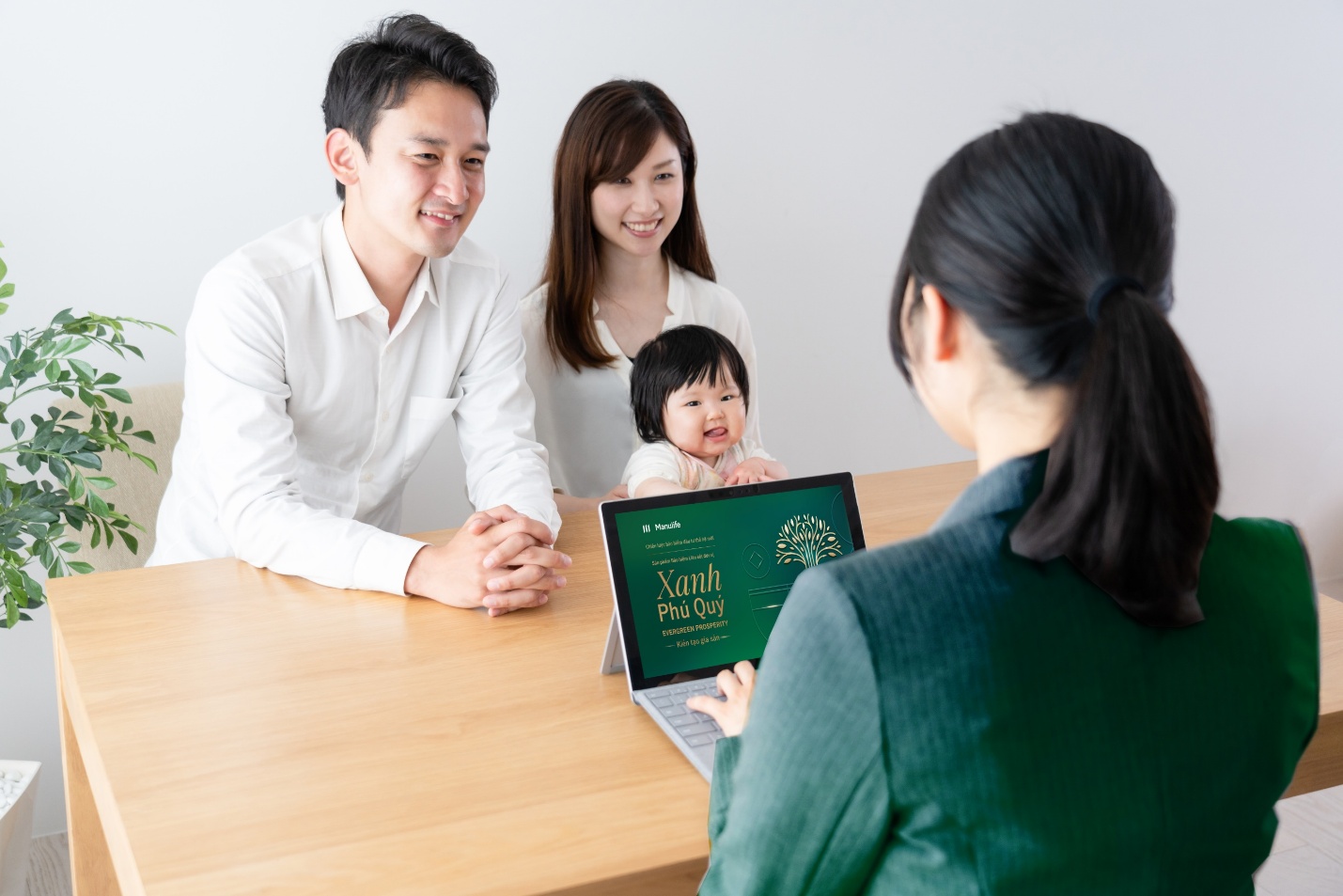 Vì sao nhiều gia đình trên thế giới dành hơn 20% tài sản cho bảo hiểm và hưu trí? - 1