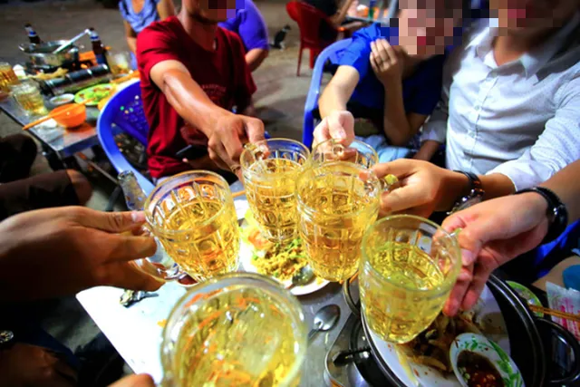 3 món càng nhậu càng đã khiến tuyến tiền liệt gặp nguy! - 1