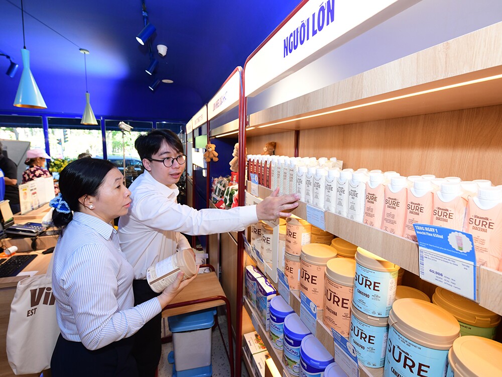 Vinamilk đón thế hệ “đồng niên” tham quan nhà máy với lời hứa chăm sóc sức khỏe bằng dinh dưỡng chất lượng - 6