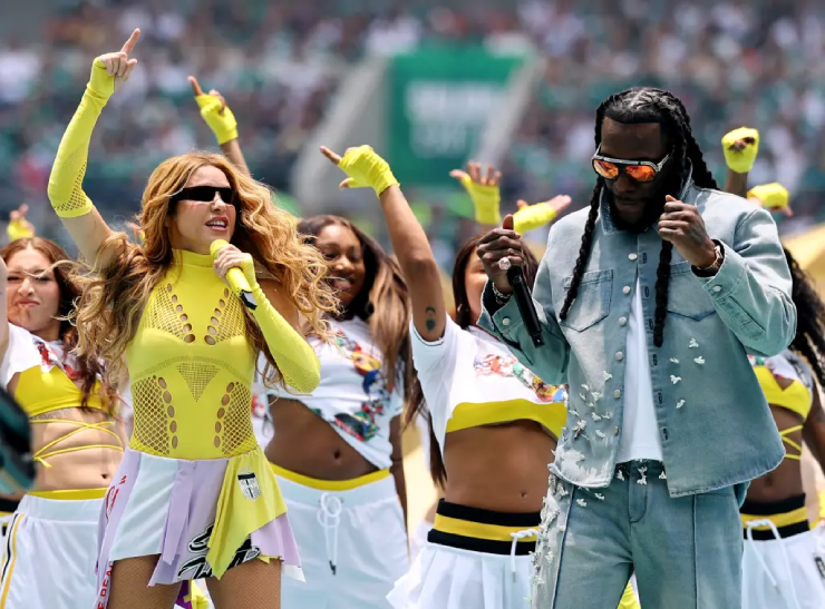 Tá hỏa World Cup 2026: Nữ ca sĩ Shakira bị nghi là "người giả" ở lễ khai mạc - 4