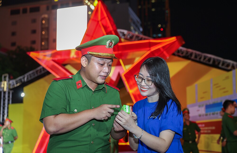 Vinamilk mang đến những trạm tiếp năng lượng giữa Gala “Tổ quốc bình yên” - 6