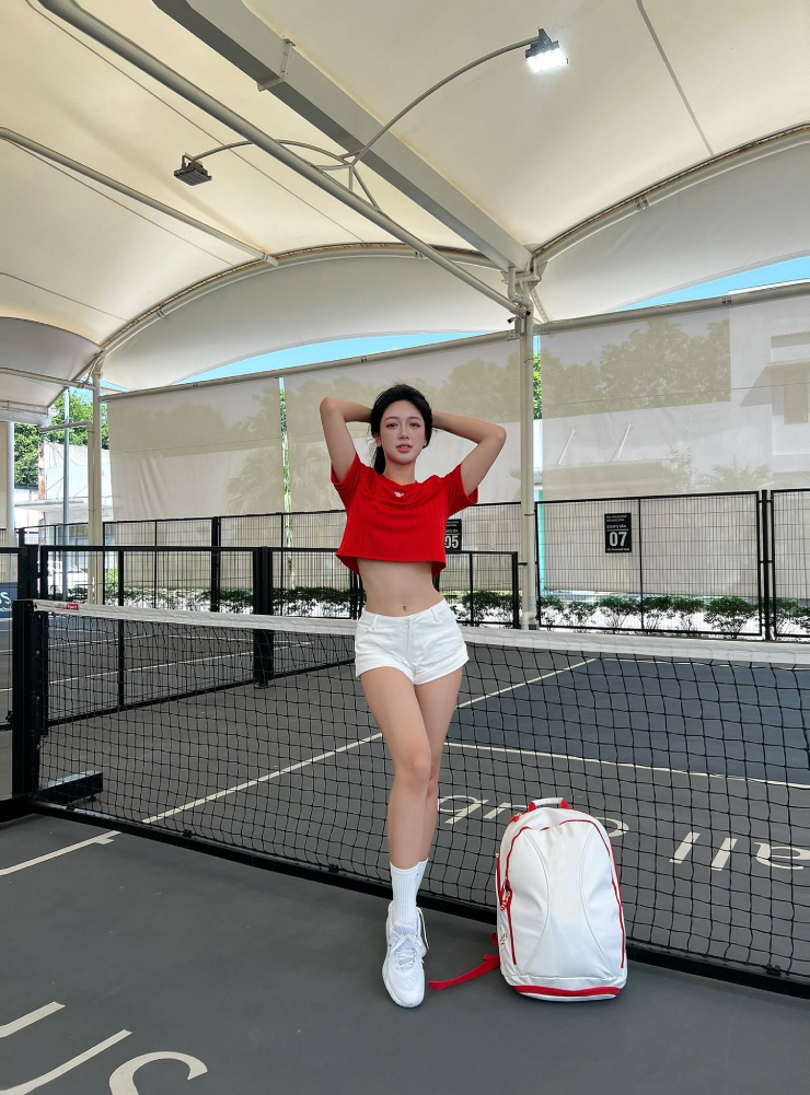 Người đẹp mê gym & pickleball gây sốt "Nóng cùng World Cup 2026" nhờ nét quý phái - 6