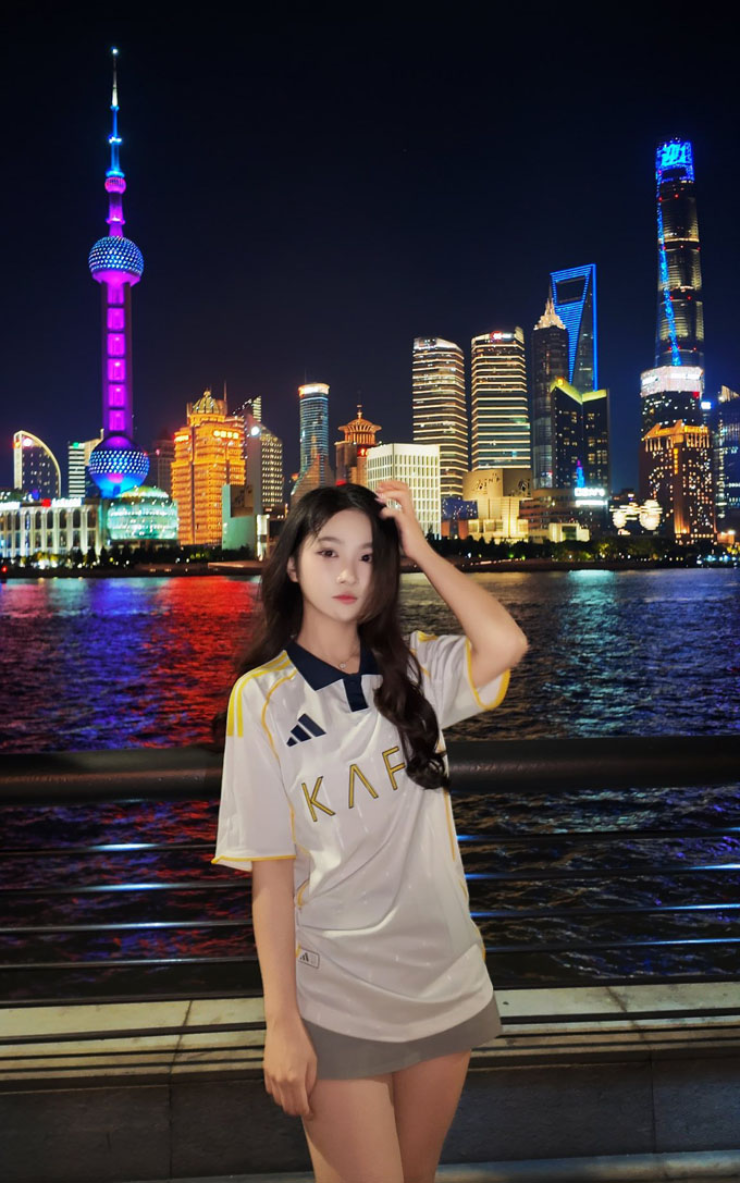 Hot girl Việt đập tan chỉ trích Ronaldo "hết thời", tin Bồ Đào Nha hạ Uzbekistan 3-0 - 4