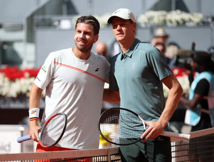 Tennis đỉnh cao sân cỏ: Sinner tái xuất đấu Norrie, Fonseca đối đầu "hiện tượng" - 1