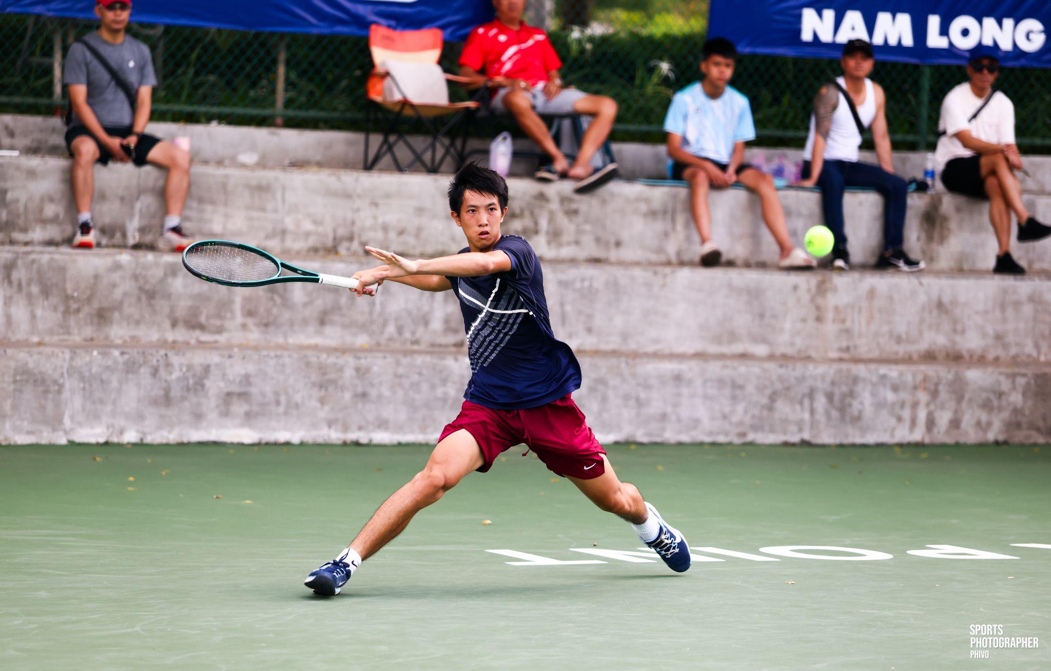 Phạm La Hoàng Anh lần đầu chạm tay cúp vô địch VTF Pro Tour 200 - 5