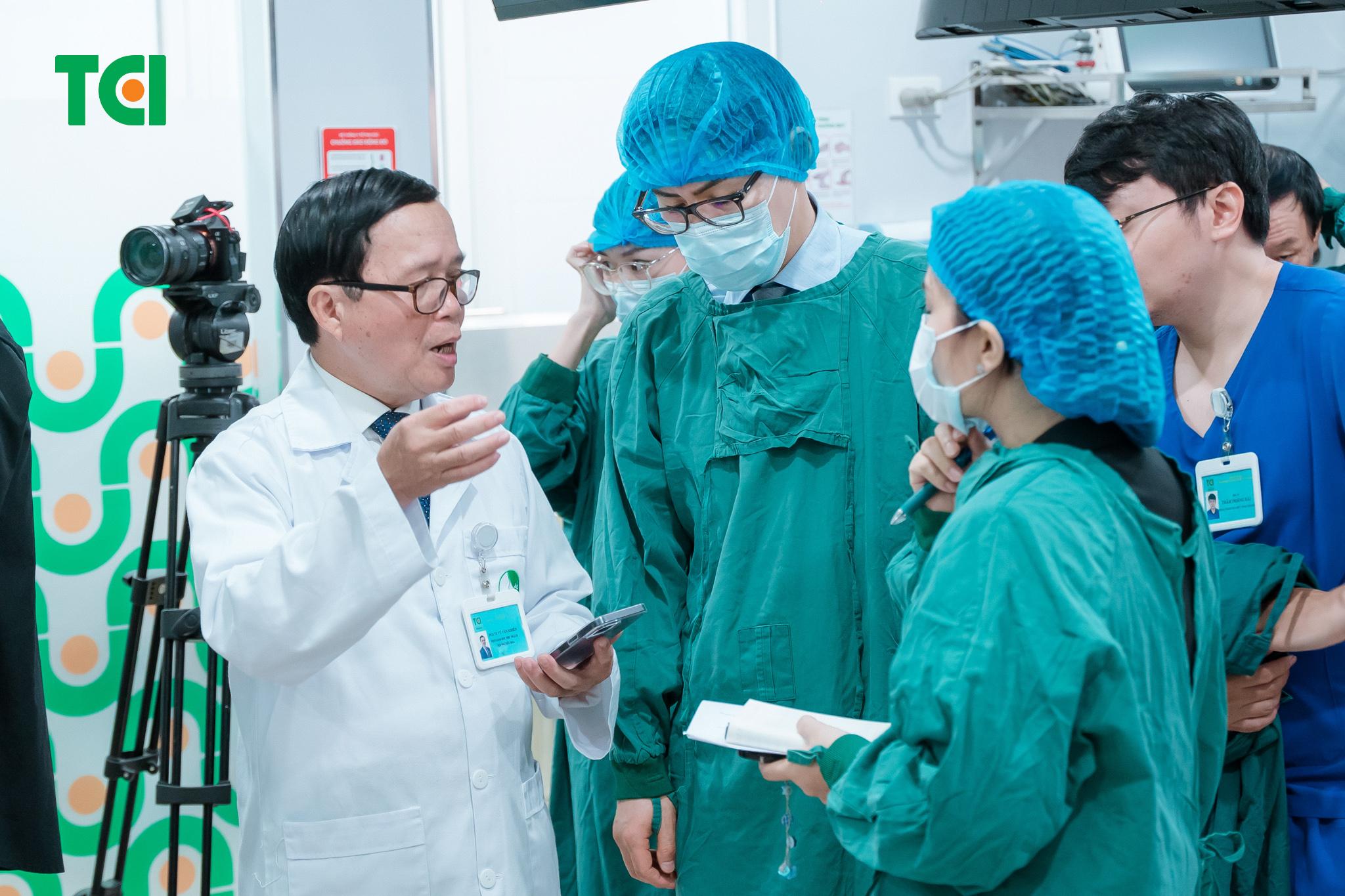 PGS Vũ Văn Khiên: “Cần tầm soát sức khỏe định kỳ, đừng đợi triệu chứng” - 2