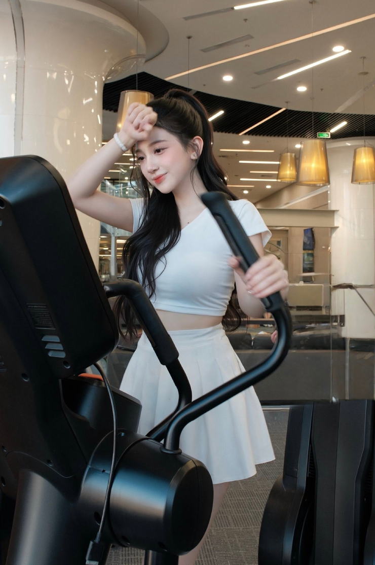 Nàng thơ xứ Mường "đẹp như Tây", vóc dáng săn chắc nhờ gym ở Nóng cùng World Cup - 2
