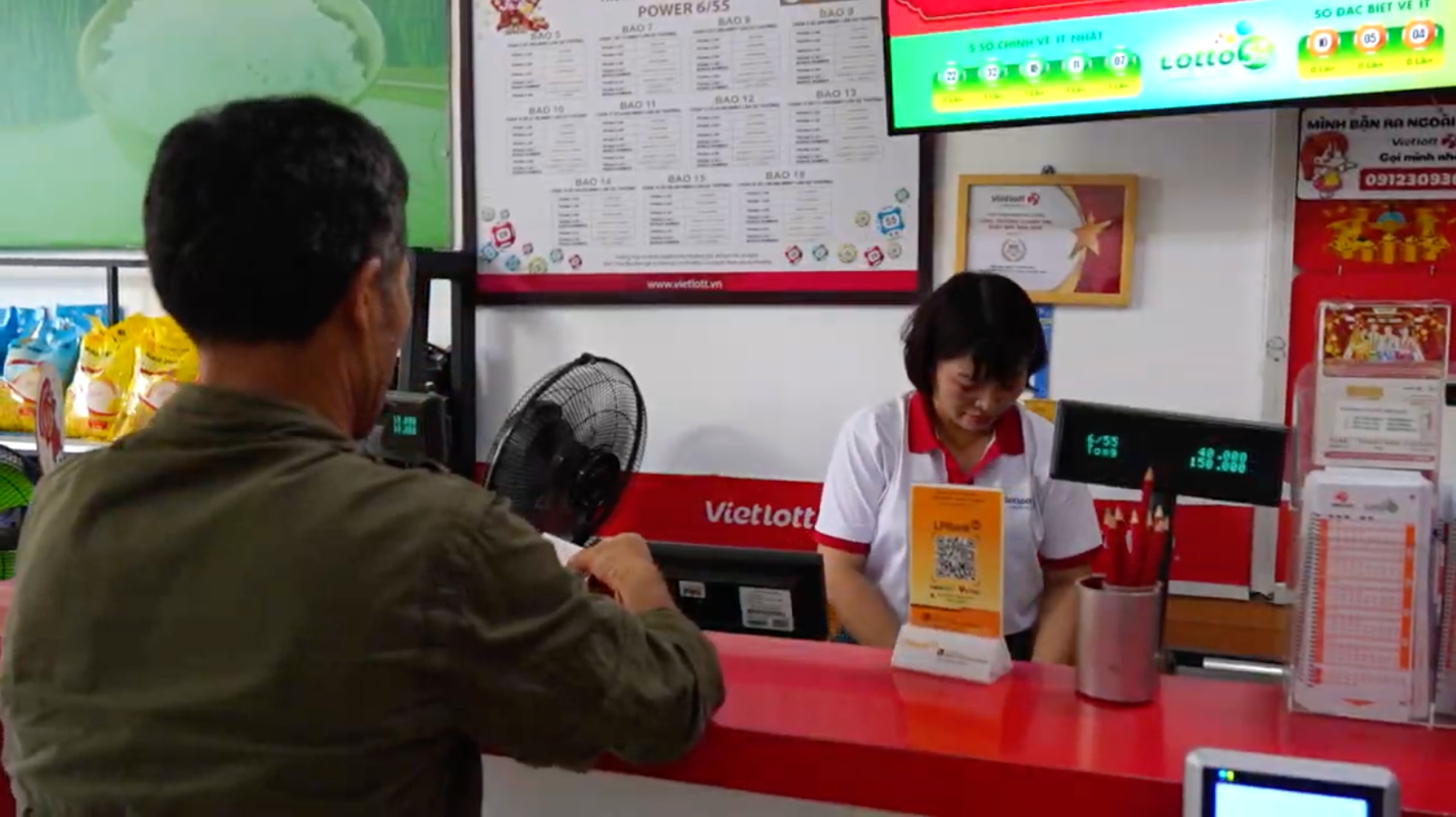 Chủ điểm tại Bắc Ninh: Vietlott ra mắt xổ số Lotto 5/35 giúp điểm bán có nhiều người chơi hơn - 2