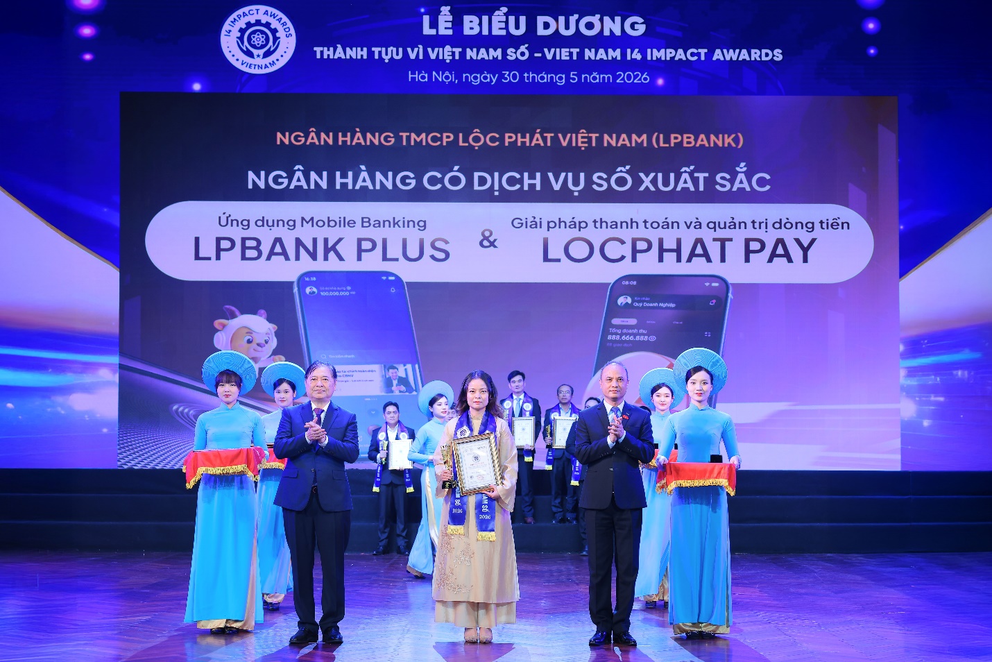 Tổng Giám đốc LPBank nhận giải “Lãnh đạo Sáng tạo và Chuyển đổi số” tại Vietnam I4 Impact Awards 2026 - 2