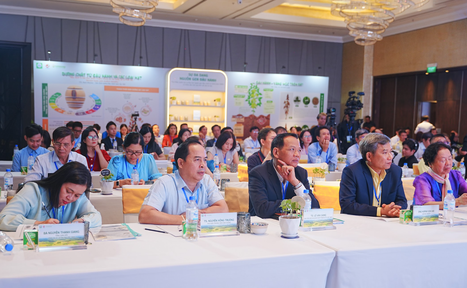 Hội thảo khoa học: “Vai trò dinh dưỡng từ đậu nành và các loại hạt đối với sức khỏe và phòng chống bệnh không lây nhiễm” - 3