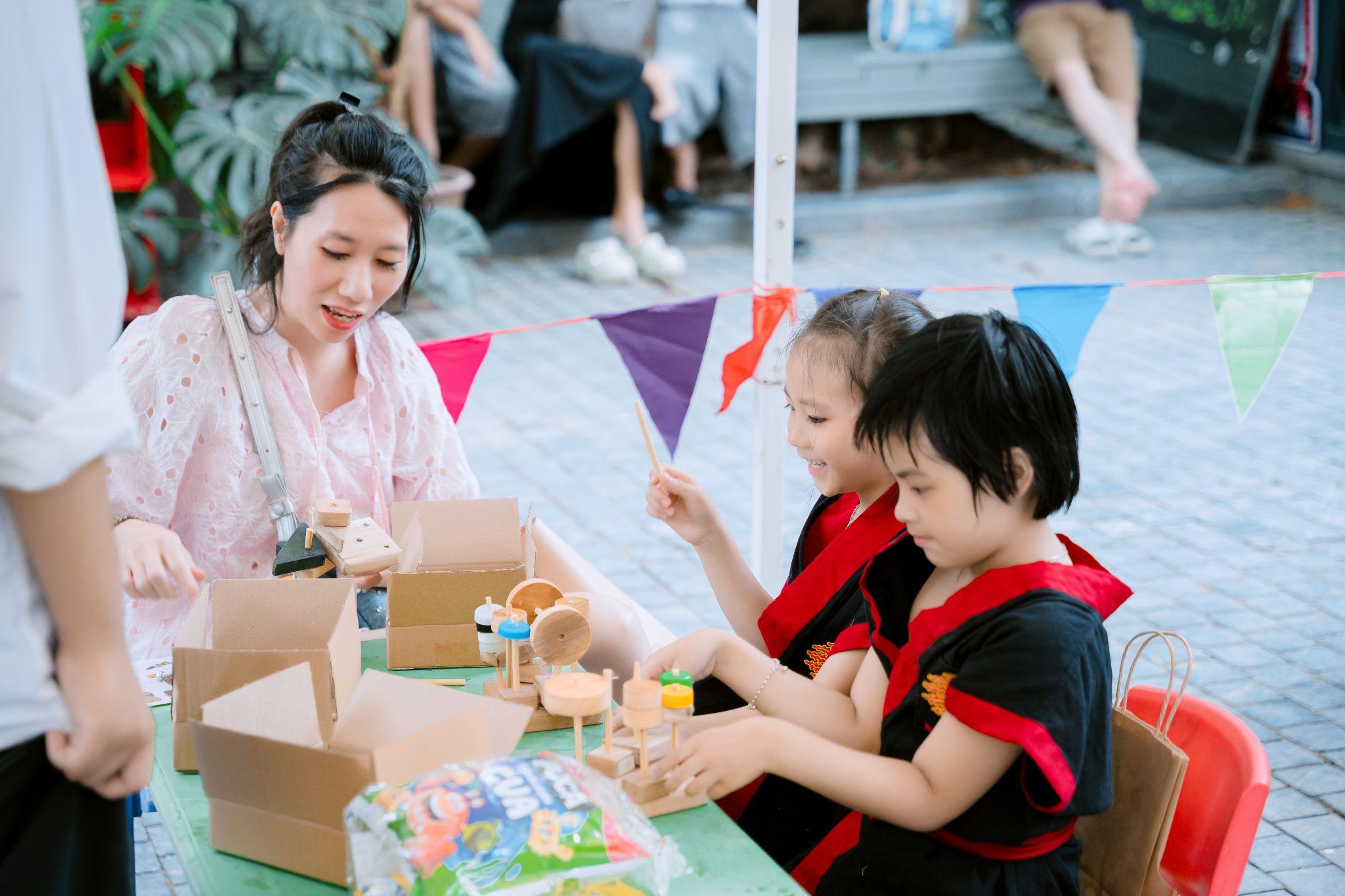 Hà Nội có thêm không gian vui chơi sáng tạo từ vật liệu thân thiện môi trường tại Phố Sách 19/12 - 4