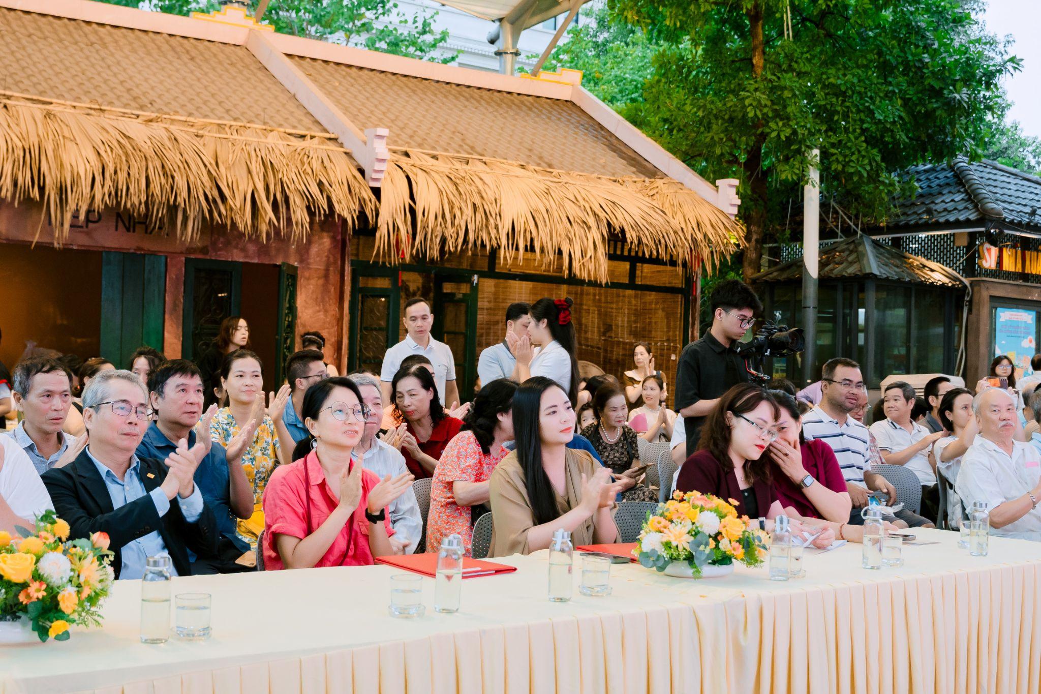 Hà Nội có thêm không gian vui chơi sáng tạo từ vật liệu thân thiện môi trường tại Phố Sách 19/12 - 2
