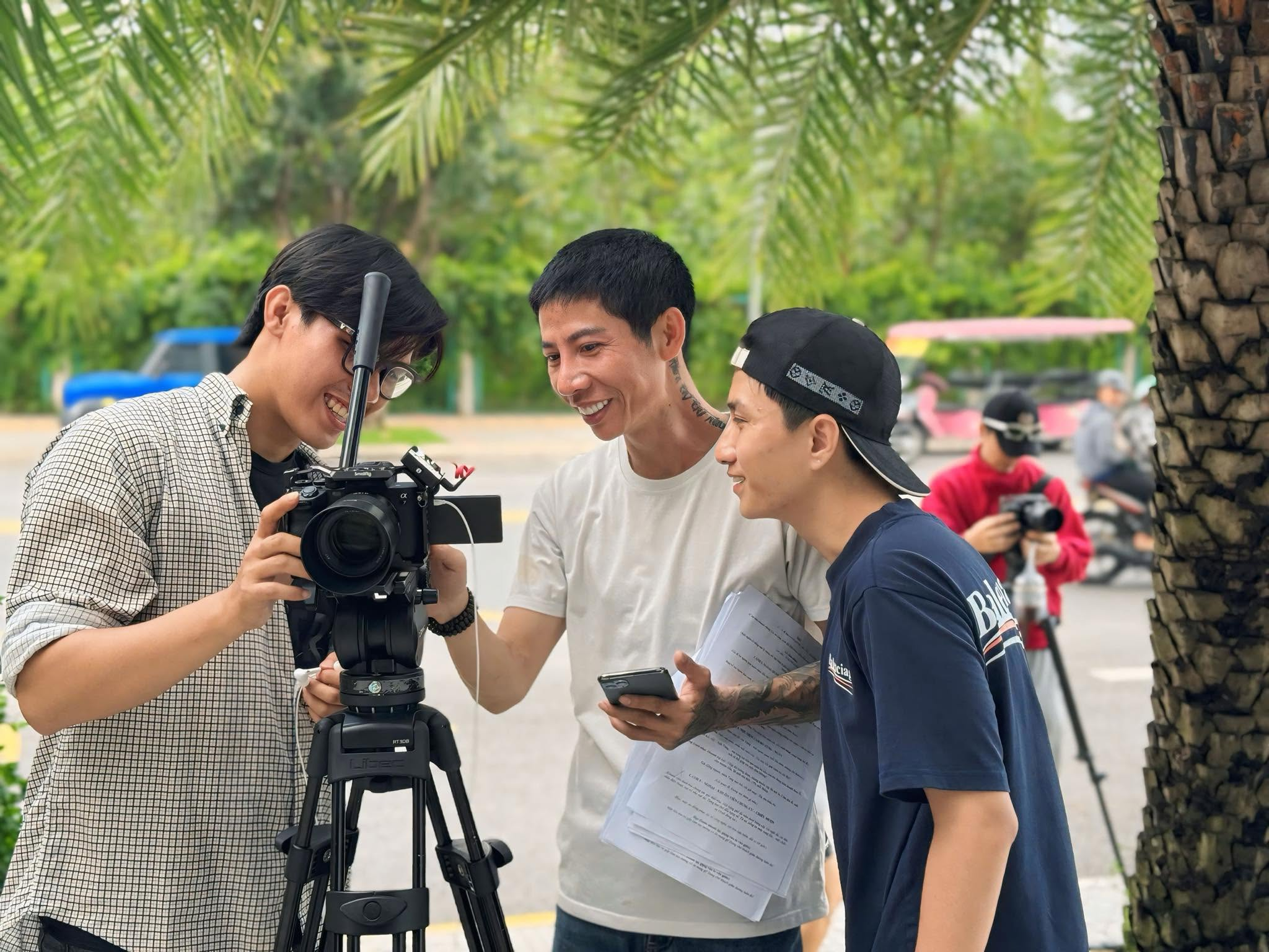 Đạo diễn Anh Gàkon: Từ chàng trai đam mê nghệ thuật đến người truyền động lực qua ống kính - 2