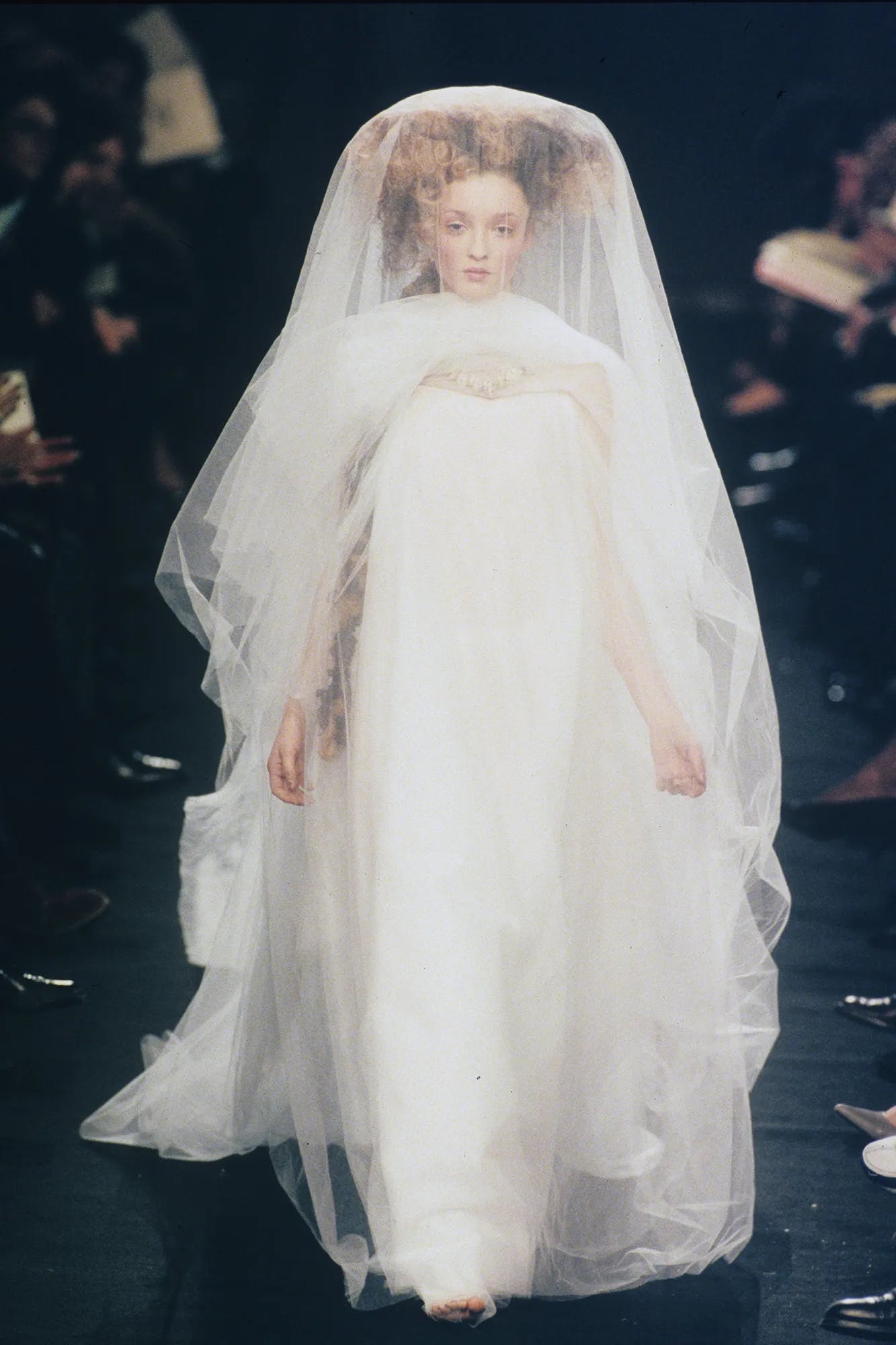 Finale Bride, chiếc váy cưới hoàn hảo của mọi show diễn - 9