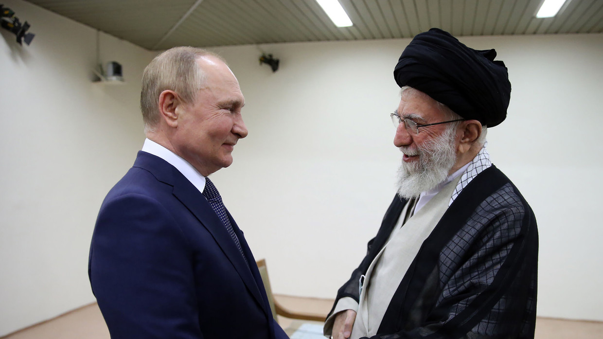 Gặp ông Putin, giáo chủ Iran nêu quan điểm về xung đột ở Ukraine - 1