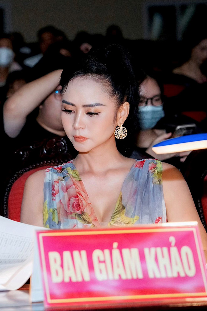 Nữ hoàng Hoa hồng Bùi Thanh Hương cùng NSND Minh Hòa chọn “Người đẹp Hoa Lư” - 2