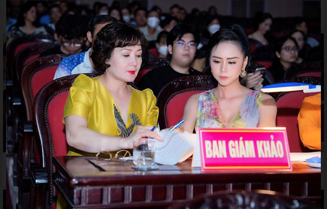 Nữ hoàng Hoa hồng Bùi Thanh Hương cùng NSND Minh Hòa chọn “Người đẹp Hoa Lư” - 3