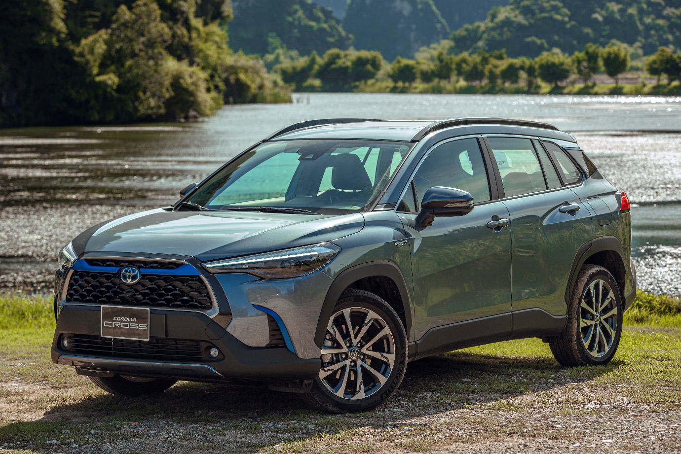 Toyota “phủ xanh” Việt Nam bằng dải sản phẩm xe Hybrid thân thiện môi trường - 1