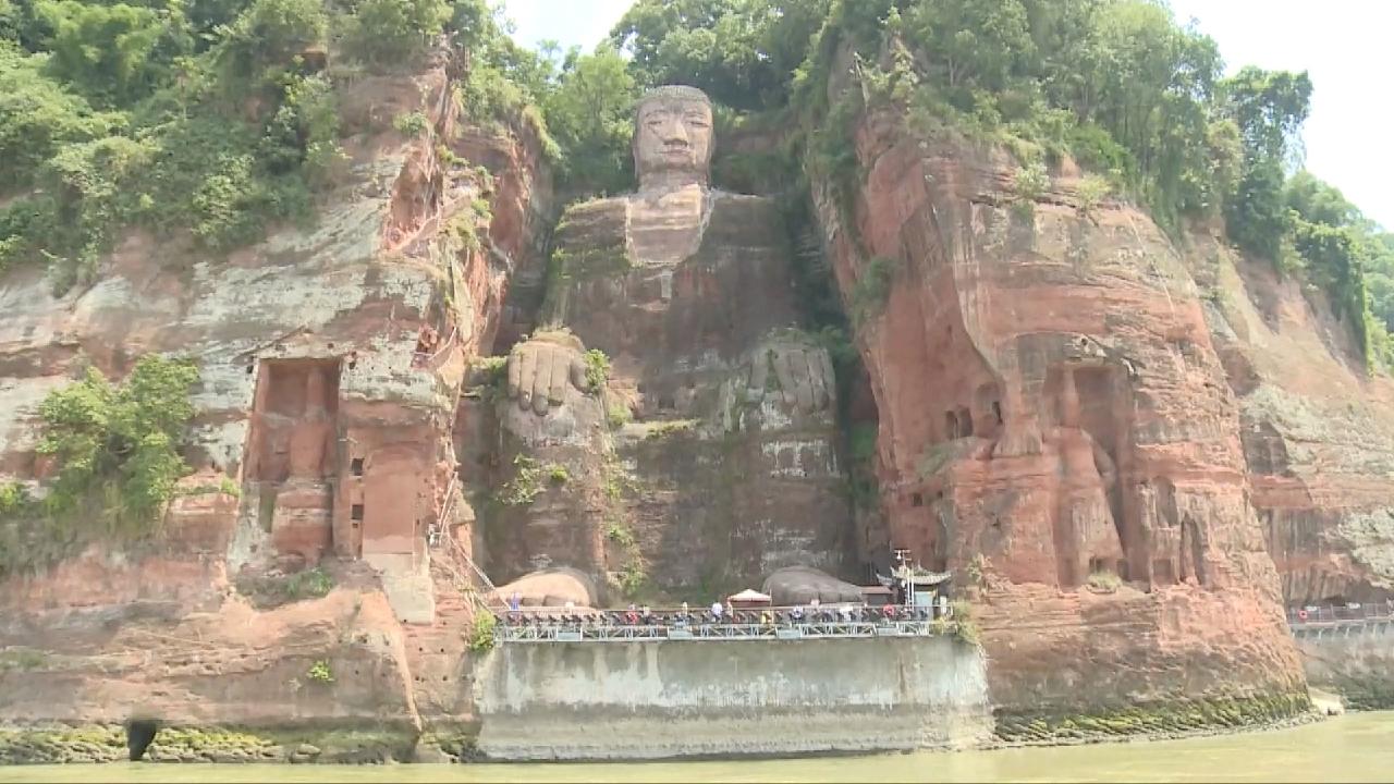 Trung Quốc: Tượng Phật khổng lồ nhất thế giới lộ diện toàn bộ - 1