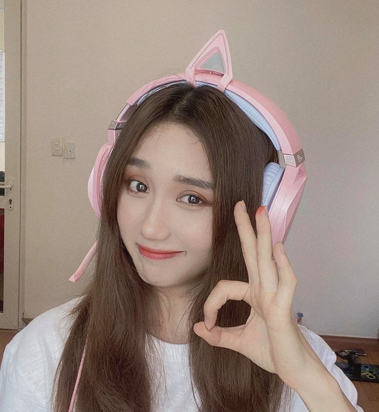 Đu trend Lai Lai, nữ streamer Mina Young hóa thân người nhện đen đầy quyến rũ - 1