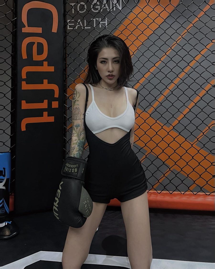 &#34;Hot girl bánh mì không&#34; vượt qua &#34;nữ hoàng nội y&#34; về độ gợi cảm với vòng eo chỉ 53cm? - 2