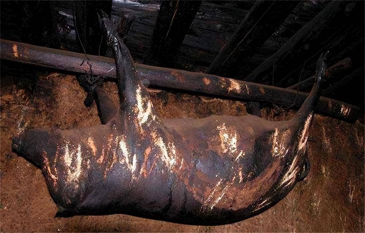 Kỳ lạ món thịt lợn bốc mùi Tứ Xuyên treo trên xà 53 năm, chỉ dùng để chiêu đãi khách VIP - 2
