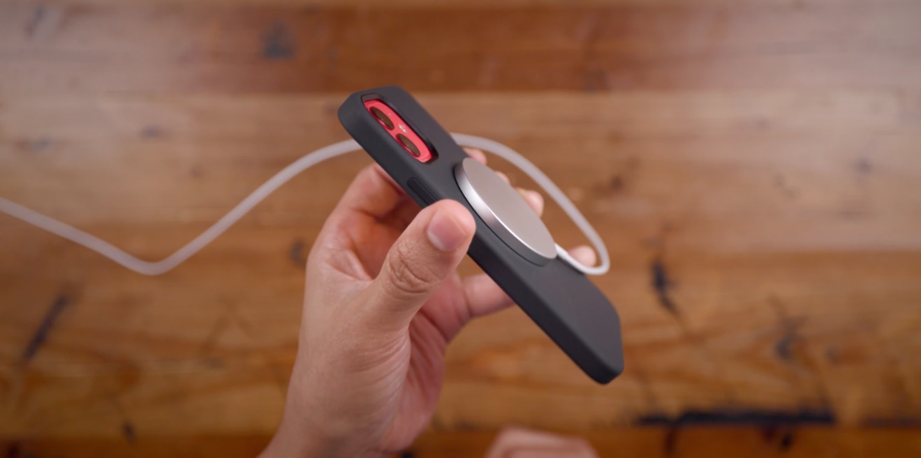 Cổng USB- C trên iPhone 15 có xứng là "bước đột phá" của Apple? - 4