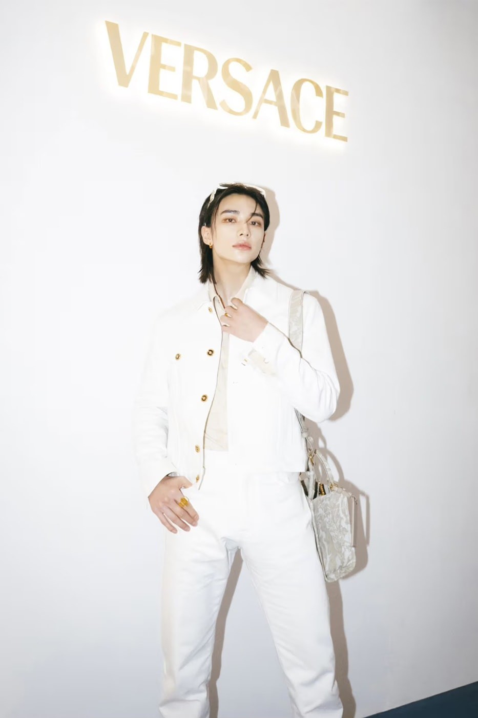 Versace lại chiêu mộ đại sứ toàn cầu mới là một Idol Hàn Quốc - 1