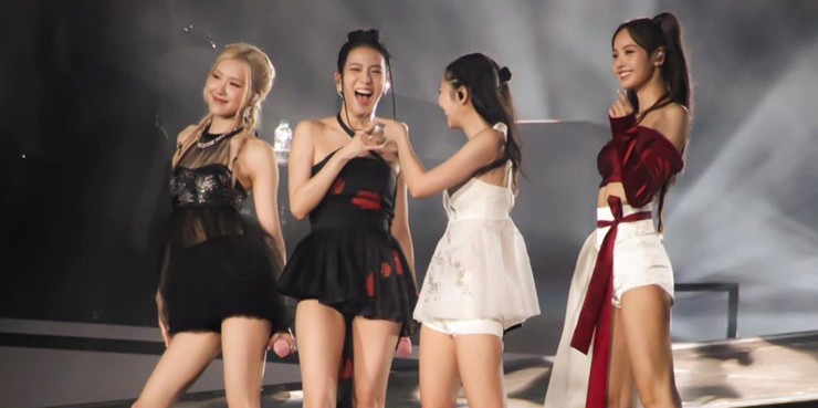 Sự thật đằng sau con số 67.000 khán giả đi xem concert BLACKPINK ở Hà Nội - 3