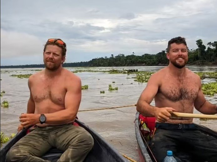 Phiêu lưu trên sông Amazon, cựu lính thủy đánh bộ Anh dùng mái chèo kịch chiến cướp có súng - 1